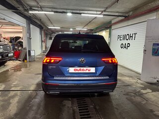 2020 Volkswagen Tiguan Allspace II, синий, 2900000 рублей, вид 4