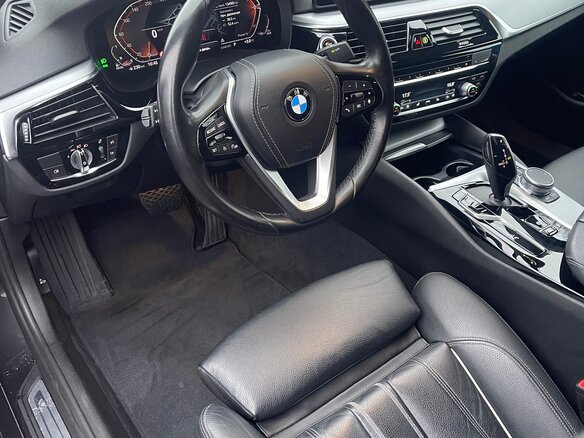 2021 BMW 5 серии 520d xDrive VII (G30/G31/G38) Рестайлинг, серый, 3900000 рублей - вид 6