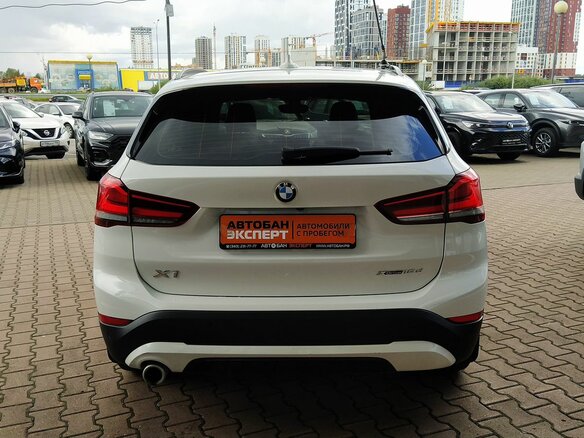 2020 BMW X1 18d xDrive II (F48) Рестайлинг, белый - вид 4
