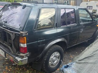 1993 Nissan Pathfinder I, зелёный, 210000 рублей, вид 3