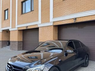 2015 Mercedes-Benz E-Класс 200 IV (W212, S212, C207) Рестайлинг, чёрный, 1700000 рублей, вид 1