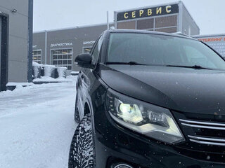 2012 Volkswagen Tiguan I Рестайлинг, чёрный, 1350000 рублей, вид 2