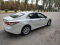 2020 Toyota Camry VIII (XV70), белый, 3500000 рублей - вид 3