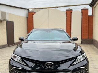 2021 Toyota Camry VIII (XV70) Рестайлинг, чёрный, 3100000 рублей, вид 1