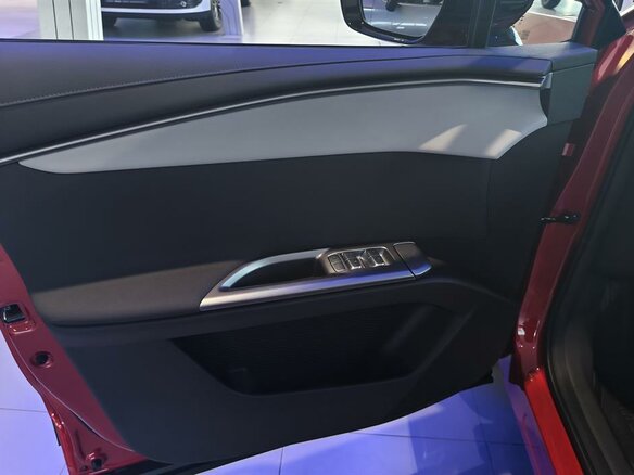 2026 Omoda C5 II, красный, 2901000 рублей - вид 8