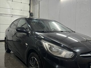 2011 Hyundai Solaris I, чёрный, 650000 рублей, вид 2