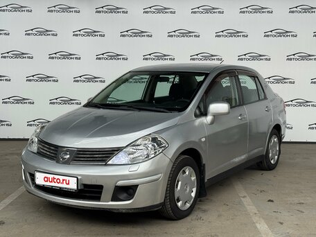 Nissan Tiida I