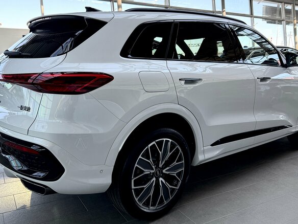 2026 Audi Q5 L III (GU), белый - вид 6