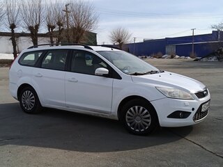 2009 Ford Focus II Рестайлинг, белый, 750000 рублей, вид 3