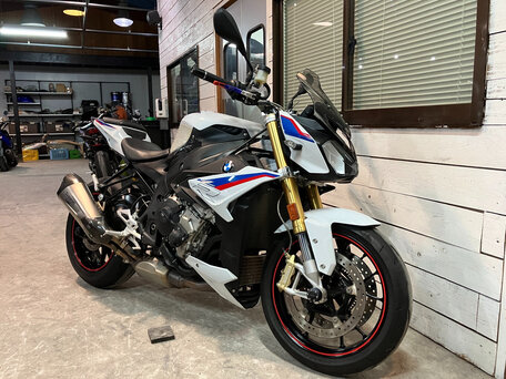2017 BMW S 1000 R, белый, 1090000 рублей, вид 4
