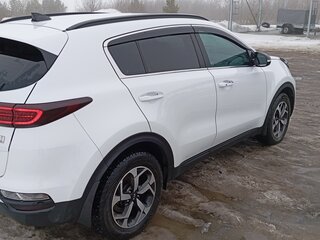 2019 Kia Sportage IV Рестайлинг, белый, 2115000 рублей, вид 2