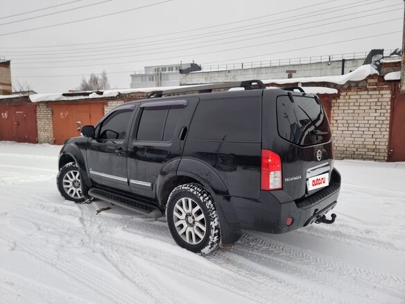 2011 Nissan Pathfinder III Рестайлинг, чёрный, 1690000 рублей - вид 4