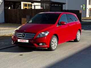 2012 Mercedes-Benz B-Класс 180 II (W246), красный, 1050000 рублей, вид 2