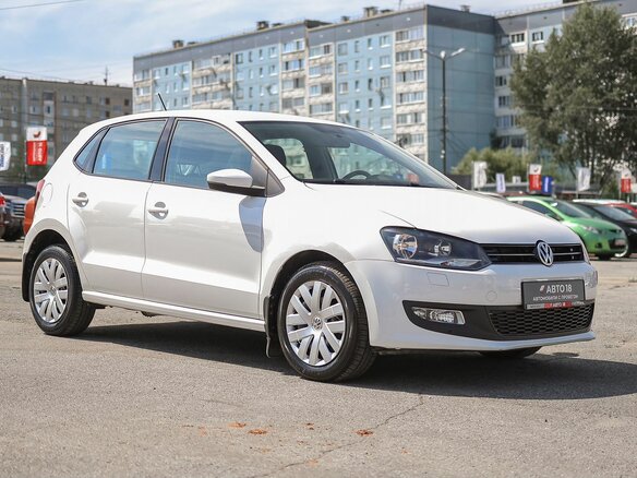 2013 Volkswagen Polo V, белый, 1349000 рублей - вид 3