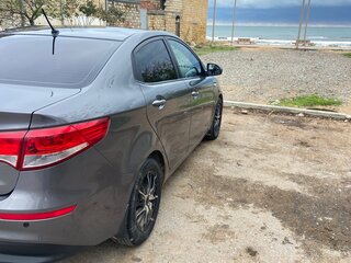2015 Kia Rio III Рестайлинг, серый, 850000 рублей, вид 5