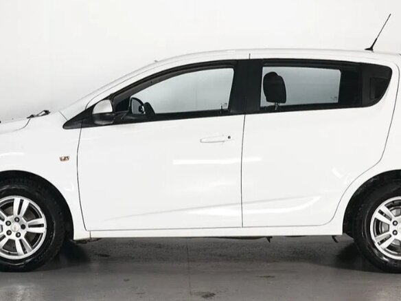 2012 Chevrolet Aveo II, белый, 620000 рублей - вид 3