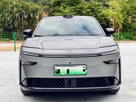 2025 Toyota bZ3X 58.3 kWh, серый, 2810000 рублей, вид 2