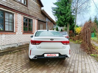 2020 Kia Rio IV, белый, 899000 рублей, вид 4