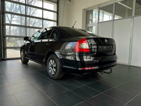 2012 Skoda Octavia II (A5) Рестайлинг, чёрный, 800000 рублей, вид 4