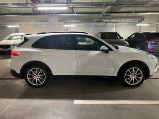 2020 Porsche Cayenne III, белый, 7200000 рублей, вид 3