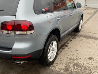 2008 Volkswagen Touareg I Рестайлинг, серый, 1400000 рублей, вид 4
