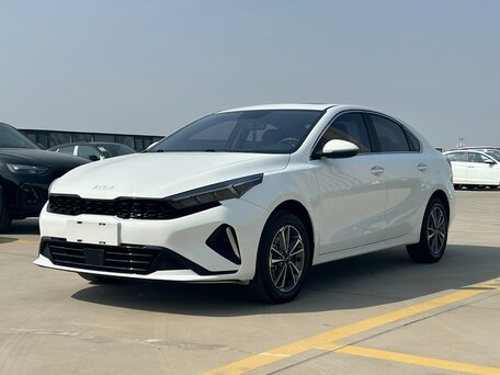 2022 Kia K3 II (China Market) Рестайлинг, белый, 1887000 рублей, вид 1