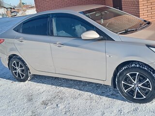 2011 Hyundai Solaris I, бежевый, 630000 рублей, вид 2