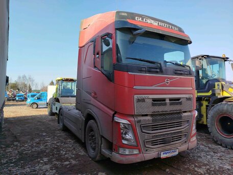2017 Volvo FH, красный, 6773000 рублей, вид 2