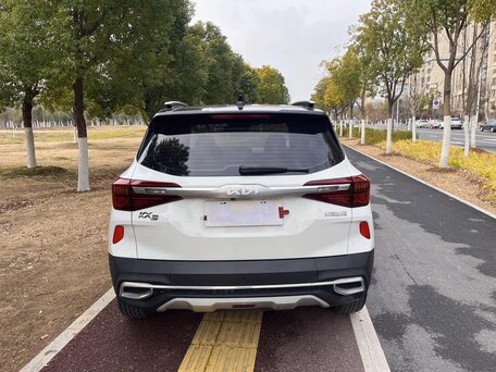 2021 Kia KX3, белый, 1590000 рублей, вид 5