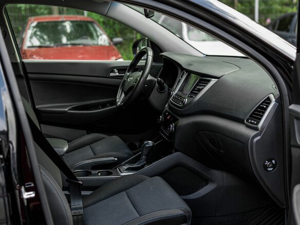 2018 Hyundai Tucson III, чёрный, 1850000 рублей - вид 11