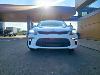 2019 Kia Rio IV, белый, 900000 рублей, вид 5