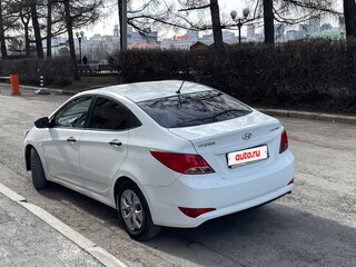 2015 Hyundai Solaris I Рестайлинг, белый, 780000 рублей, вид 4