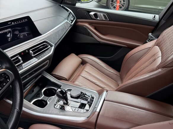 2020 BMW X5 30d IV (G05/G18), белый, 7450000 рублей - вид 5
