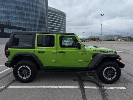 2025 Jeep Wrangler IV (JL) Рестайлинг, зелёный, 7600000 рублей, вид 2