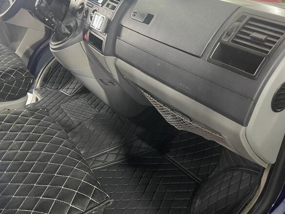 2003 Volkswagen Transporter T5, серый, 1600000 рублей - вид 12