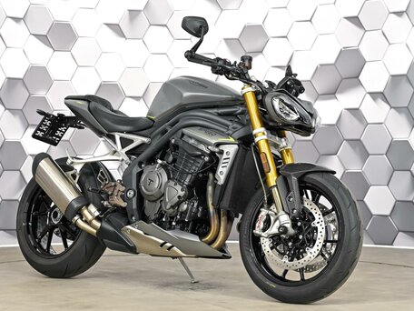2022 Triumph Speed Triple, серебристый, 1117000 рублей, вид 1