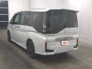 2022 Honda Stepwgn V Рестайлинг, белый, 1950000 рублей, вид 3