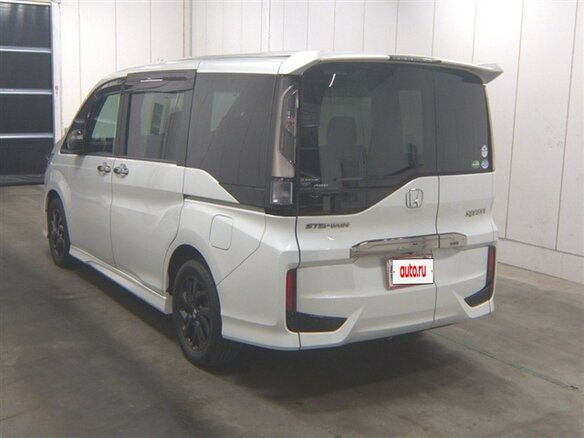 2022 Honda Stepwgn V Рестайлинг, белый, 1950000 рублей - вид 2