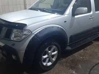 2005 Nissan Pathfinder III, серебристый, 690000 рублей, вид 2