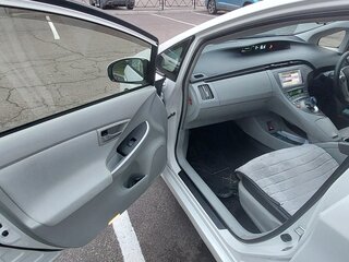 2012 Toyota Prius III Рестайлинг (XW30), белый, 970000 рублей, вид 4