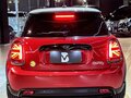 2023 Mini Hatch Cooper III (F55/F56) Рестайлинг 2, красный, 3450200 рублей - вид 4