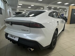 2024 Changan UNI-V I, чёрный, 3259900 рублей, вид 4