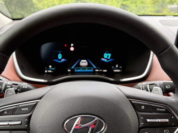 2021 Hyundai Santa Fe IV Рестайлинг, коричневый, 3000000 рублей - вид 10