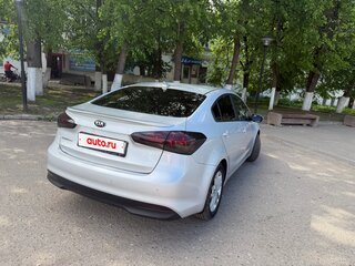 2017 Kia Cerato III Рестайлинг (Classic), серебристый, 1330000 рублей, вид 4