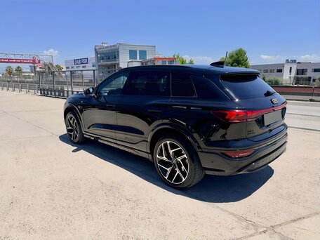 2026 Audi Q6L e-tron, чёрный, 6480000 рублей, вид 4