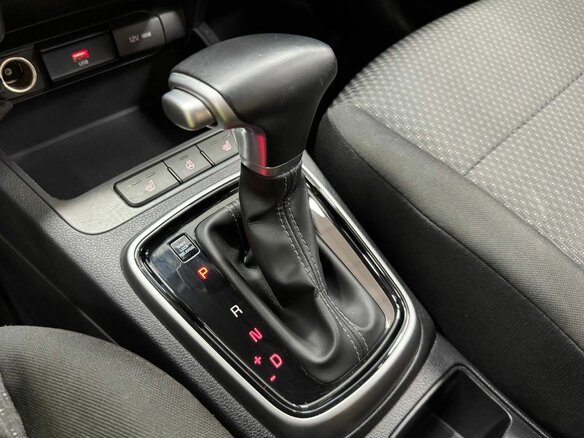 2021 Kia Rio IV Рестайлинг, белый, 1630000 рублей - вид 13
