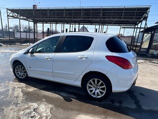 2011 Peugeot 308 I Рестайлинг, белый, 450000 рублей, вид 3
