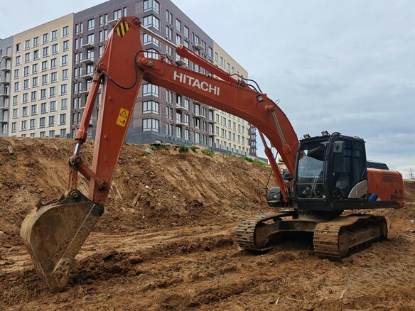 2021 Hitachi ZX210, оранжевый - вид 4