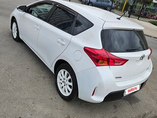 2013 Toyota Auris II, белый, 1390000 рублей, вид 4