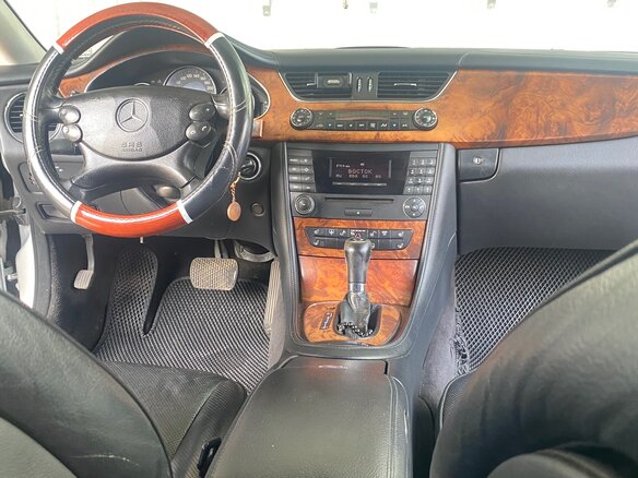 2005 Mercedes-Benz CLS 350 I (C219), серебристый, 920000 рублей - вид 6